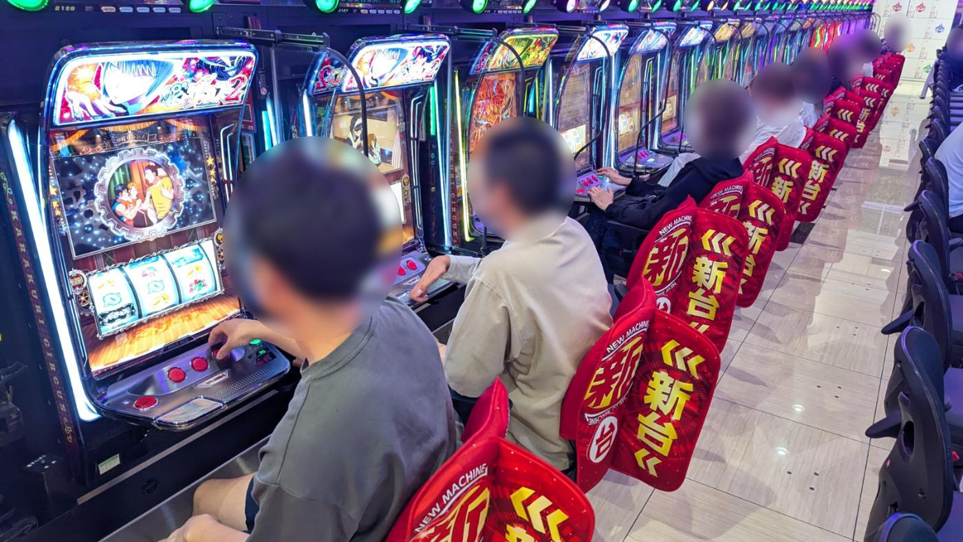 新台にも多数のユーザーが着席